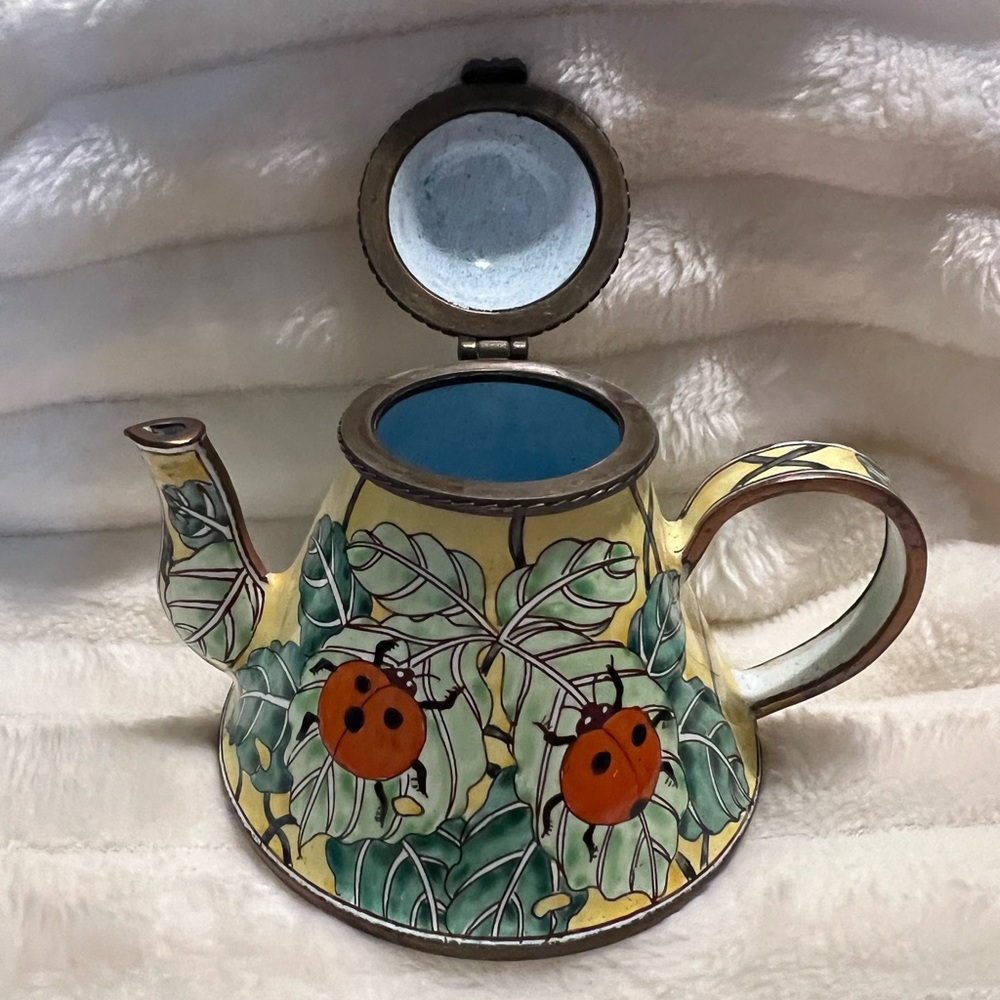 Kelvin Chen Vintage Hand-Painted Ceramic Ladybug Teapot Trinket Box - Picture 6 of 6